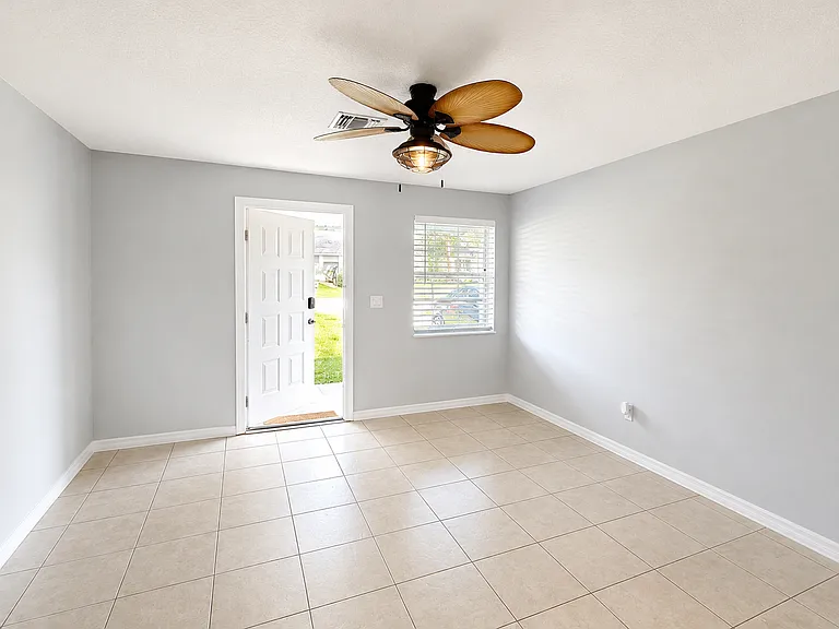 2478 NW Holiday Ct — Photo 6