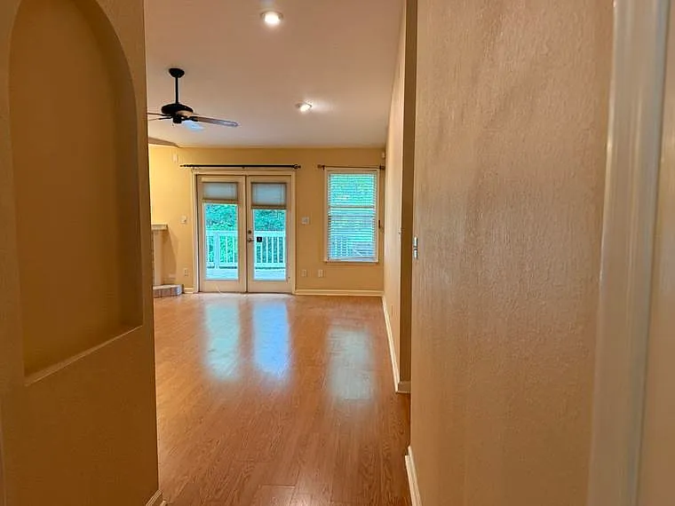 8520 Hannary Cir — Photo 2