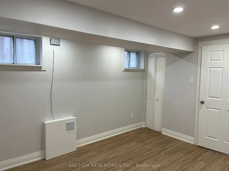 17 Applemore Rd #BASEMENT — Photo 11