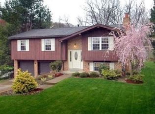 913 Rolling Meadows Dr, Greensburg, PA 15601