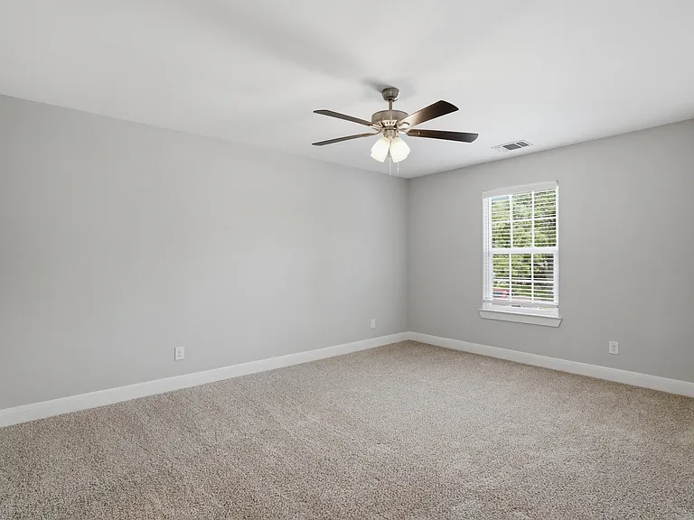 1022 W Shepherd St — Photo 12