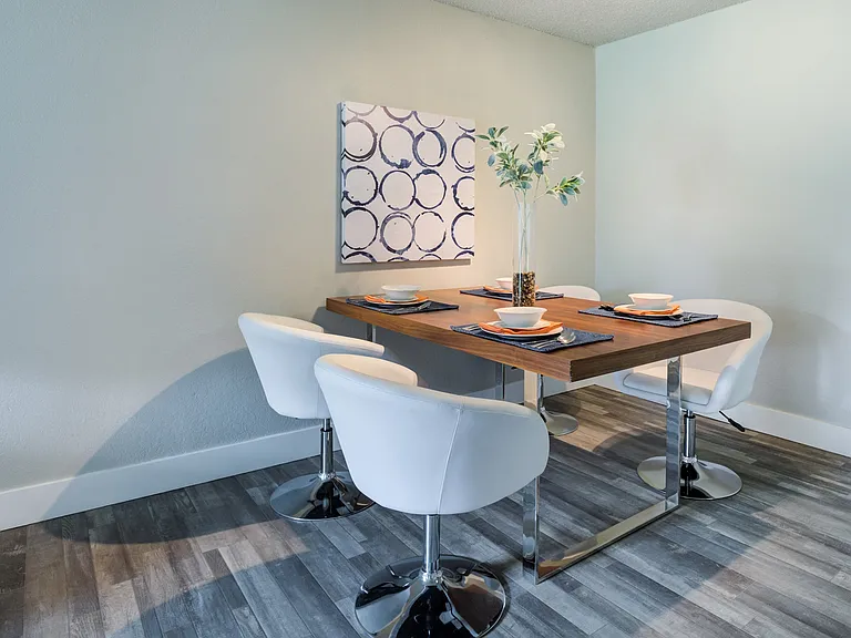 Knol Apartments — Photo 9