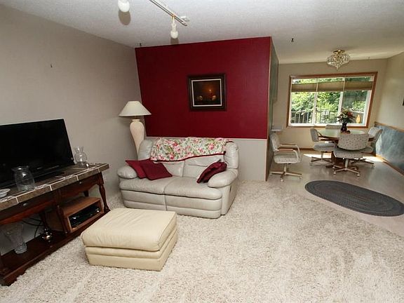 3rd image of 3217 Center Lake Dr