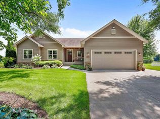 3847 Combs Ct, Deforest, WI 53532