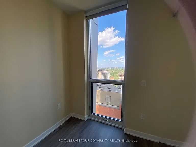 1 Yorkville Ave #1509 — Photo 17
