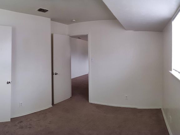 5th image of 1106 Woodbrook St