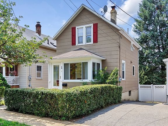 2nd image of 28 Cumberland Ave