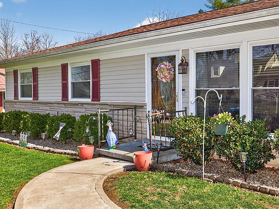 3rd image of 13 Arlington Rd