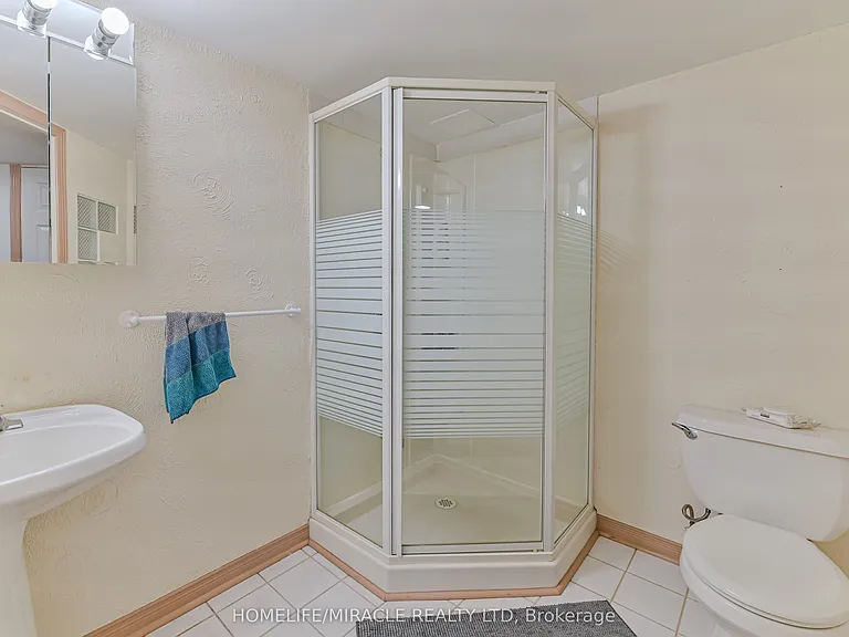 36 Letty Ave — Photo 22