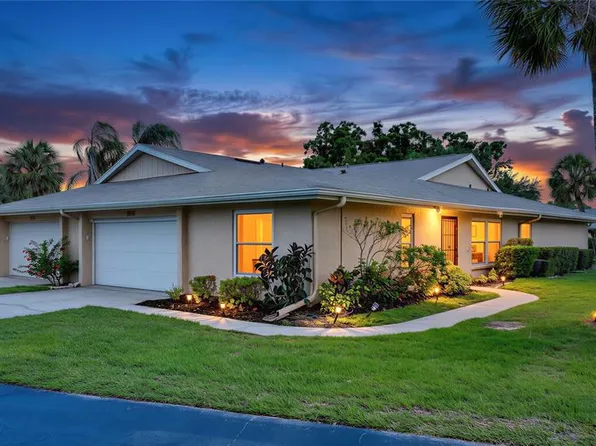 5617 Evergreen Dr #27, Sarasota, FL 34233