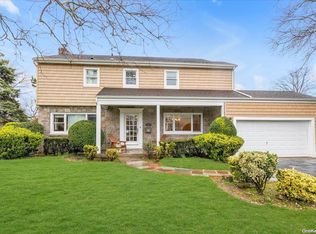 274 Willard Dr, Hewlett, NY 11557