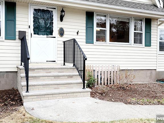 2nd image of 26 Wareham Rd