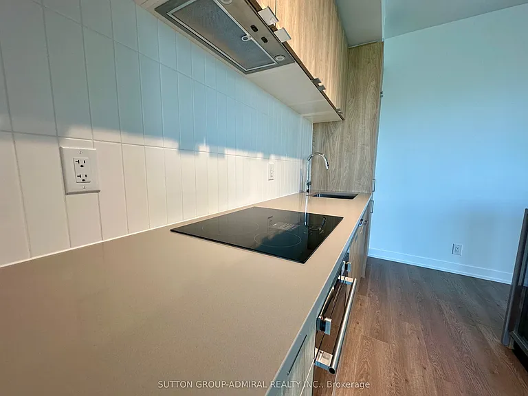 1660 Bloor St W #803 — Photo 15