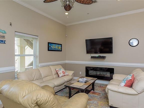 4th image of 131 E Saturn Ln #6