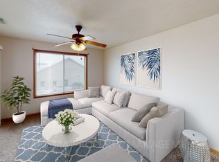 Spacious 2 BD, 2 BA in Hartford, Pet Friendly, Just Minutes From Sioux Falls!, Hartford, SD 57033