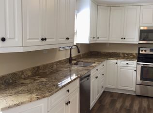 204 Canterbury Dr, Coraopolis, PA