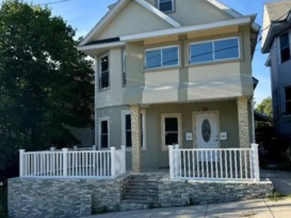 26 Maple Ave #2