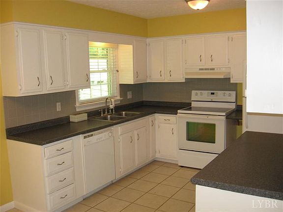 3rd image of 1122 Ardmore Dr