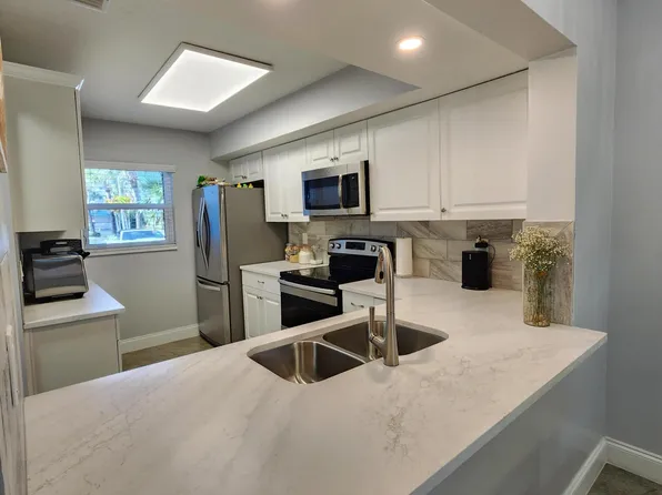 5151 N Highway A1a #111, Hutchinson Island, FL 34949