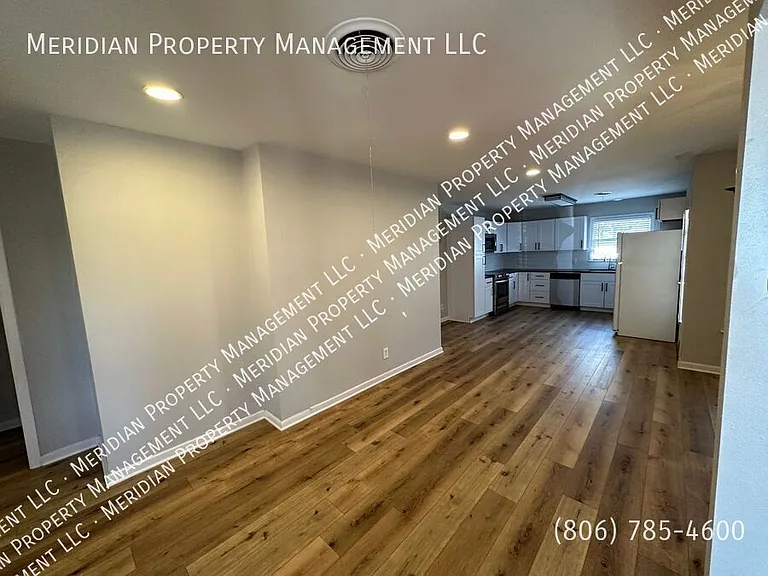 4423 27th St — Photo 7