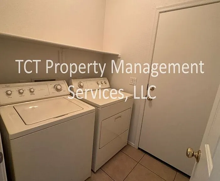 12859 W Sells Dr — Photo 6
