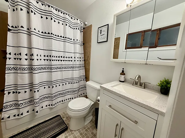 1456 Edgewood Ct — Photo 4