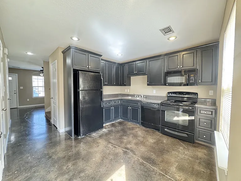 946 E Craighead Forest Rd #108 — Photo 9