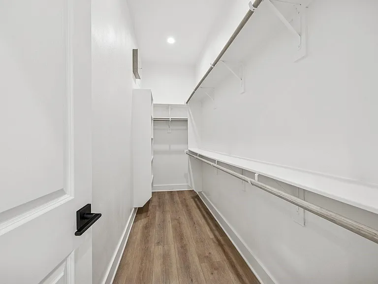 2826 Versailles Oak Ln — Photo 11