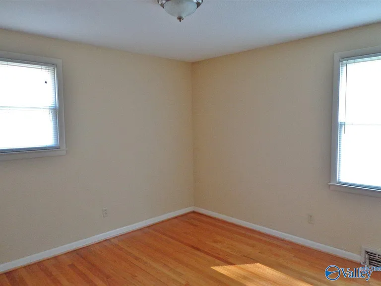 7705 Holland Dr SW — Photo 10