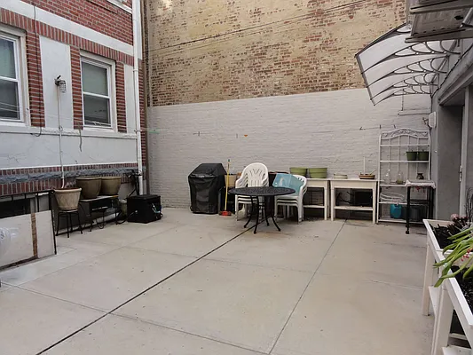 Rented by Peregrine Realty Group LLC | media 9