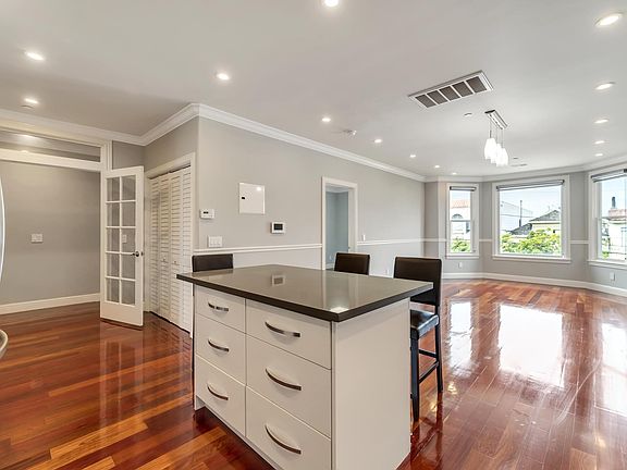 4th image of 656 3rd Ave #656