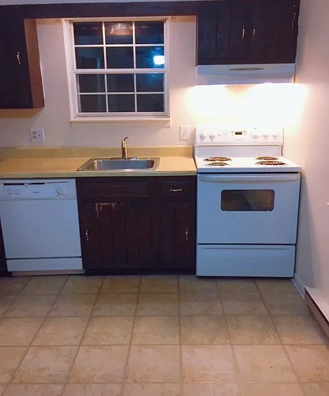 1738 W Cedar St — Photo 3