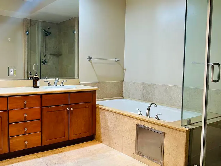 2230 S Bentley Ave #101 — Photo 5