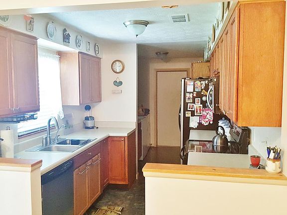 3rd image of 303 Gano Ave