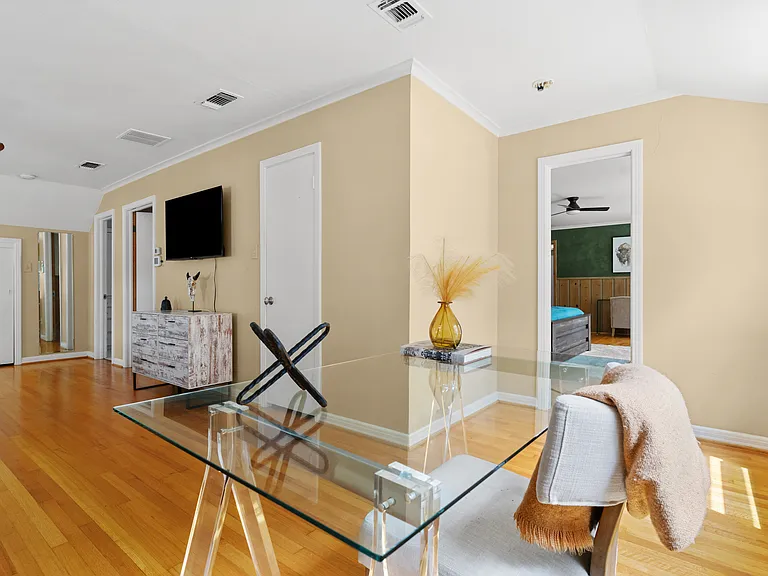 1505 N Riverside Dr — Photo 21