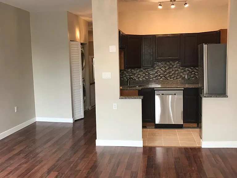 807 T St NW #B — Photo 5