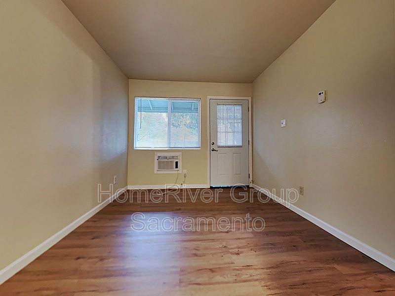 1st image of 423 5th St APT 7