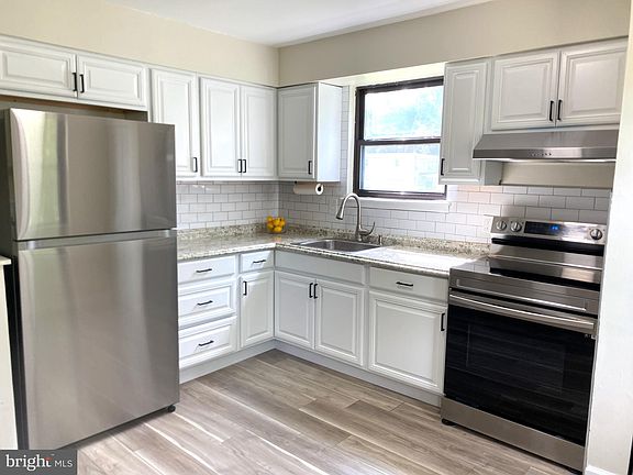 4th image of 230 Almonesson Rd Unit B