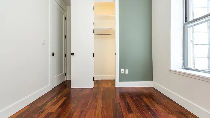 Rented by Nooklyn NYC LLC | media 12