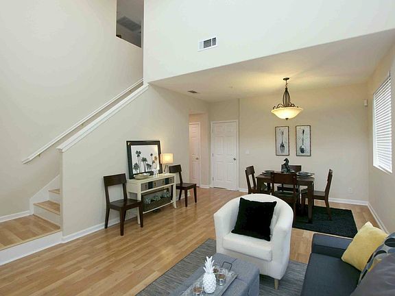 4th image of 53 Vista Pointe Dr