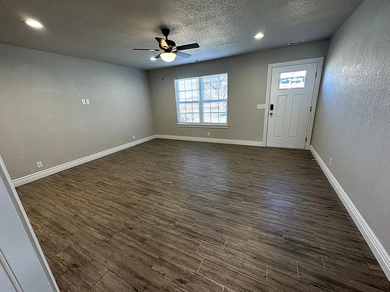 603 S High Ave #A — Photo 8