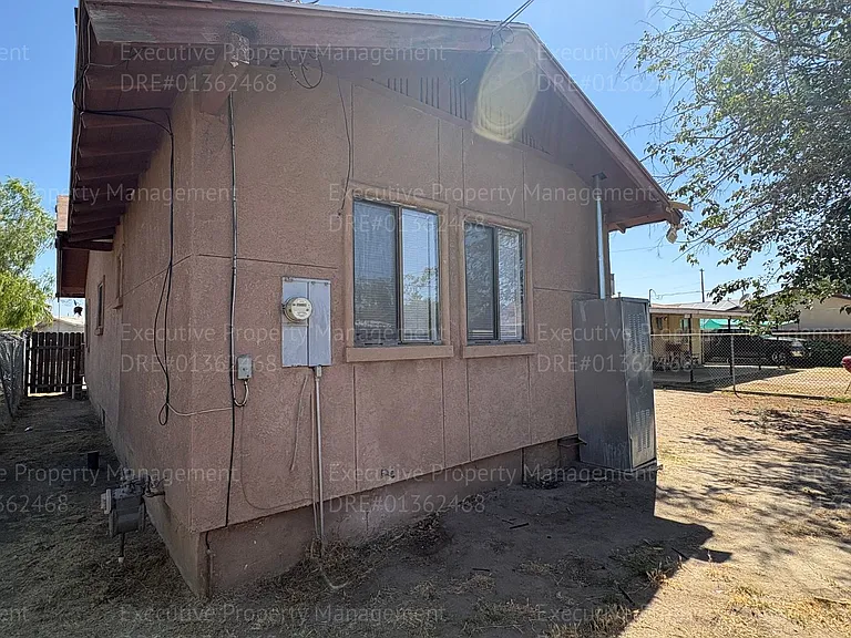 1118 Chico St — Photo 36