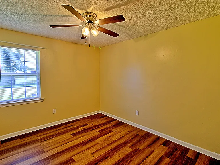 205 Tempest Ln — Photo 12