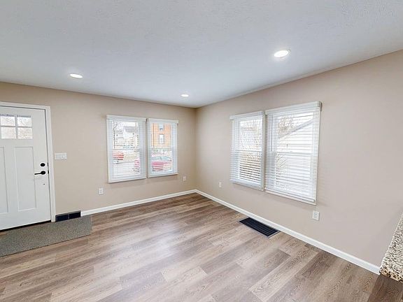 4th image of 110 S Monroe St