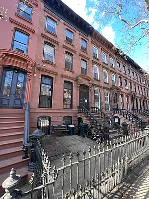 Sold by MOVING KEYZ REALTY | media 25
