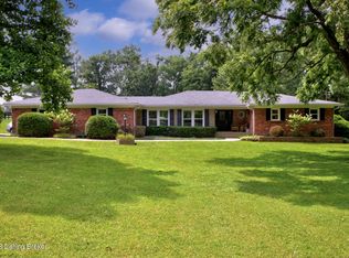 1512 Lake Shore Cir, Crestwood, KY 40014