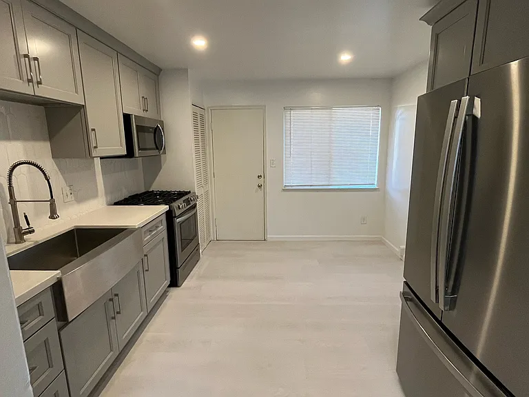 952 Chester St #952 — Photo 7