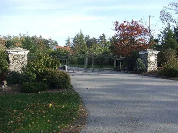 5115 Kraus Rd, Clarence, NY 14031