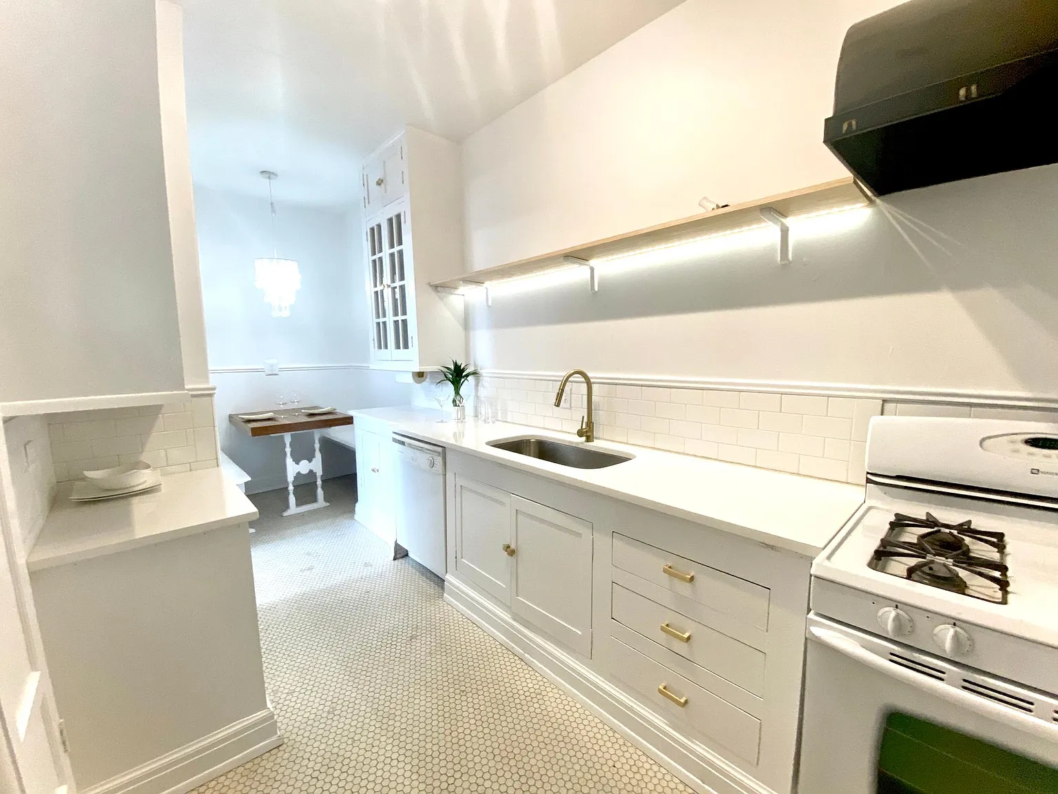 2409 Fairfield Ave — Photo 2