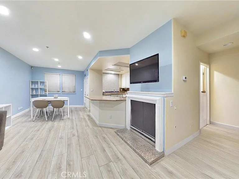 332 W Summerfield Cir — Photo 14